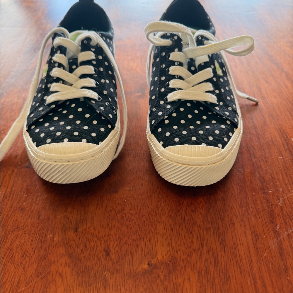 Cariuma Women’s Black and White Polka Dot Sneakers - Picture 2 of 4